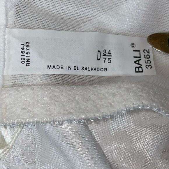 Bali Minimizer Satin Tracings Comfort Strap bra - Picture 5 of 12